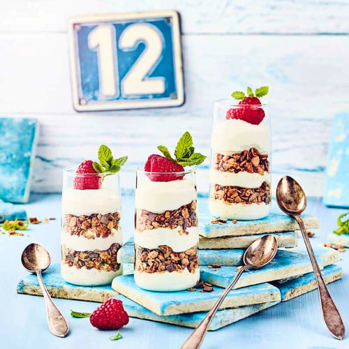 Dunkles knuspriges Creme-Dessert