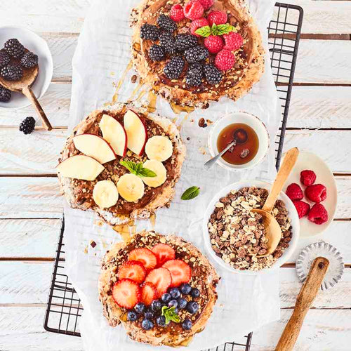 Schoko-Pizza mit Beerenfrüchten