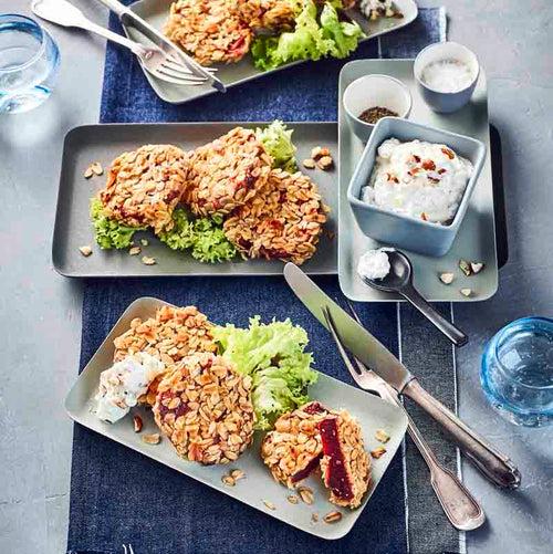 Rote-Bete-Taler mit Nuss-Dip