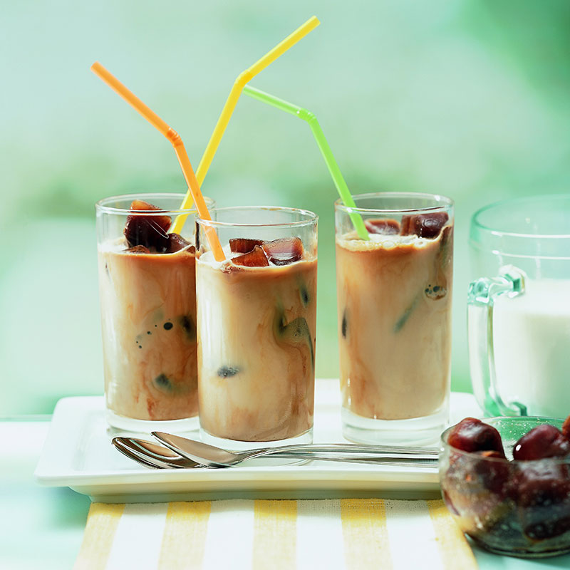 https://www.koelln.com/fileadmin/user_upload/Rezeptbilder/koellncom/Koelln-Vanilla-Shake-with-Coffee-Ice-Cubes.jpg